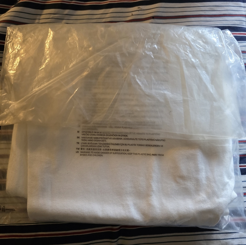 H&M SEALED! NWT! Wide High Jeans #1261751 in White. Sz 4. R2S!! - Picture 11 of 11